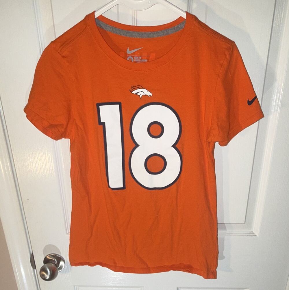 Nike Denver Broncos Peyton Manning #18 Orange T-Shirt, Size M slim great cond.